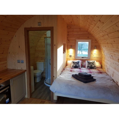 170 - A 2022 MODEL CHATSWORTH GLAMPING POD (6M x 3.3M) OAK FLOOR WITH HEATING,OAK DOOR SKIRTING BOARDS ETC... 