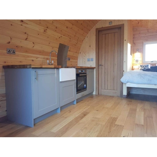 170 - A 2022 MODEL CHATSWORTH GLAMPING POD (6M x 3.3M) OAK FLOOR WITH HEATING,OAK DOOR SKIRTING BOARDS ETC... 