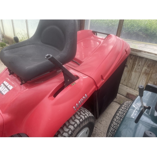 114 - MOUNTFIELD 1440M RIDE ON MOWER + VAT