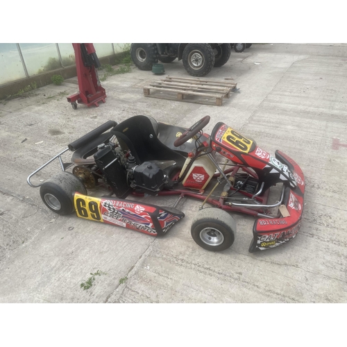 119 - A RACING GO KART WITH ROLSON ENGINE WHICH HAS DONE APPROX 4 HOURS ONLY IT IS GOVERNED FOR JUNIOR RAC... 