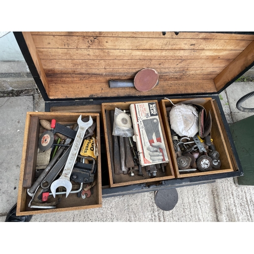 18 - A TOOLBOX CONTAINING VARIOUS HAND TOOLS NO VAT