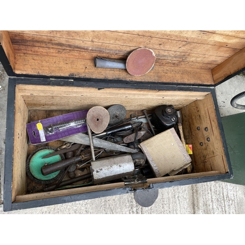 18 - A TOOLBOX CONTAINING VARIOUS HAND TOOLS NO VAT