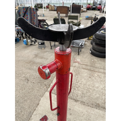 42 - HYDRAULIC TRANSMISSION JACK NO VAT