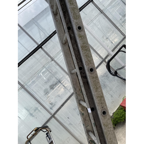 59 - AN ALUMINIUM 28 RUNG DOUBLE EXTENDABLE LADDER     NO VAT