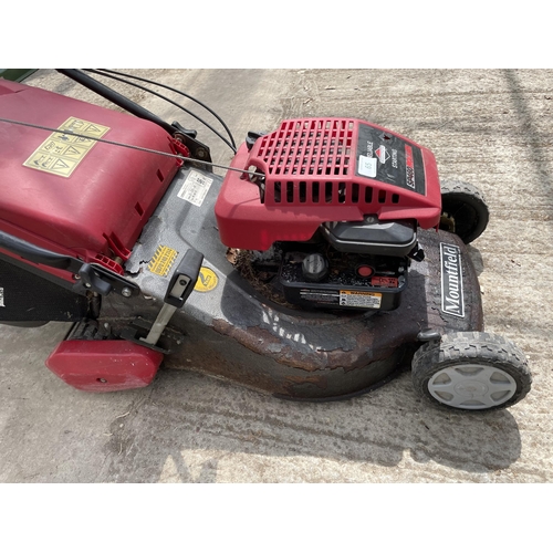 65 - A PETROL MOUNTFIELD SP460 ROLLER MOWER WITH BRIGGS & STRATTON ENGINE NO VAT