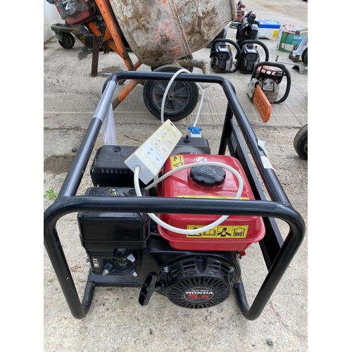 82 - HONDA EC2200 GENERATOR WITH OWNERS MANUAL WORKING ORDER NO VAT