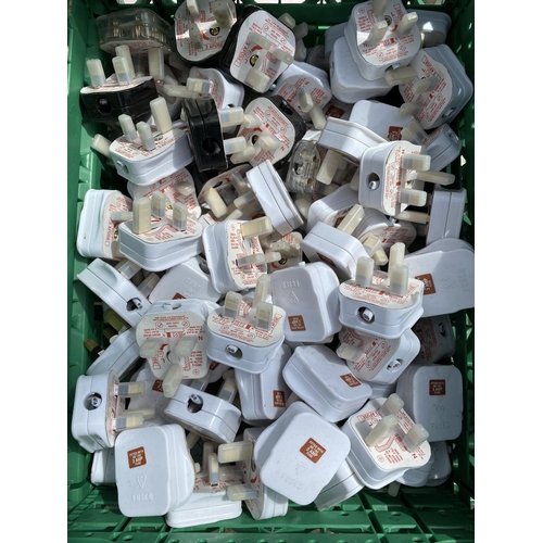 508 - BOX 3 PIN PLUGS  NO VAT