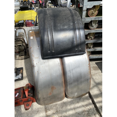 557 - 7  ARTIC TRAILER MUD GUARDS  NO VAT