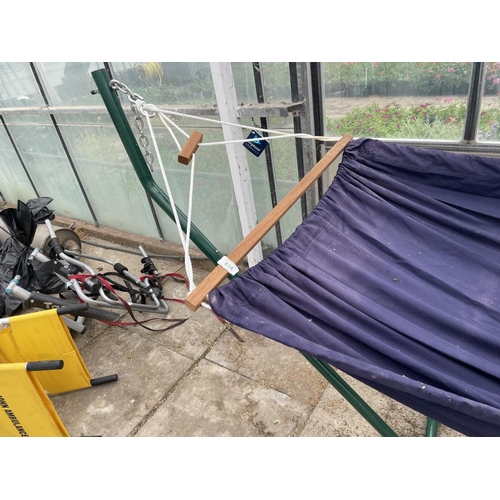 638 - HAMMOCK ON STAND X 1  NO VAT