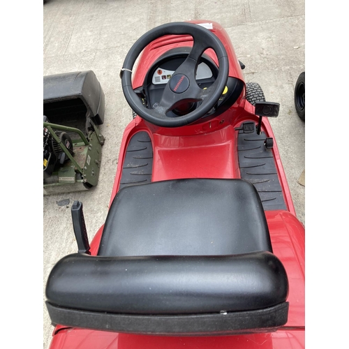 130 - HONDA 16 HP V TWIN HYDRO RIDE ON LAWN MOWER 300 LITRE GRASS BOX NO VAT