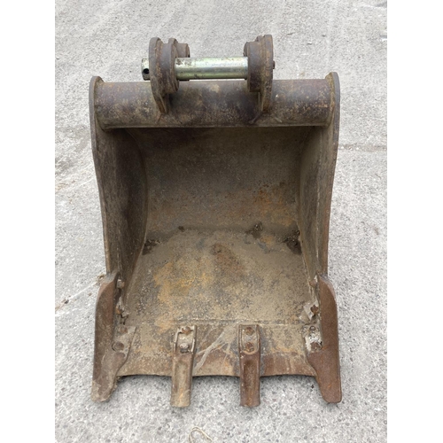 172A - DIGGER BUCKET 2' WITH TEETH NO VAT