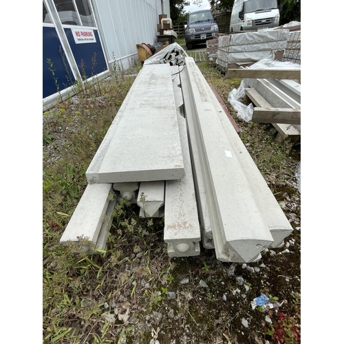 336 - 6 POSTS & 2 PANELS  + VAT