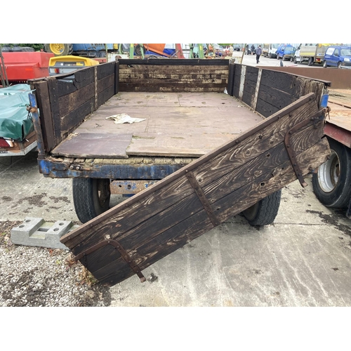 272 - WEEKS HYDRAULIC TIPPING TRAILER 12'6