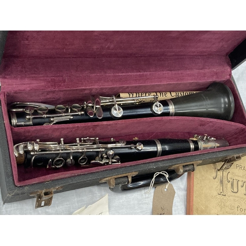 39 - A BOXED BOOSEY AND HAWKES CLARINET 77 BOEHM SYSTEM WITH SPARE REEDS AND 'PRACTICAL TUTOR FOR THE CLA... 
