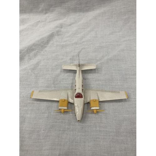 20 - A VINTAGE DINKY BEECHCRAFT C55 BARON IN ORIGINAL BOX