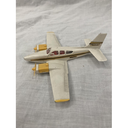 20 - A VINTAGE DINKY BEECHCRAFT C55 BARON IN ORIGINAL BOX