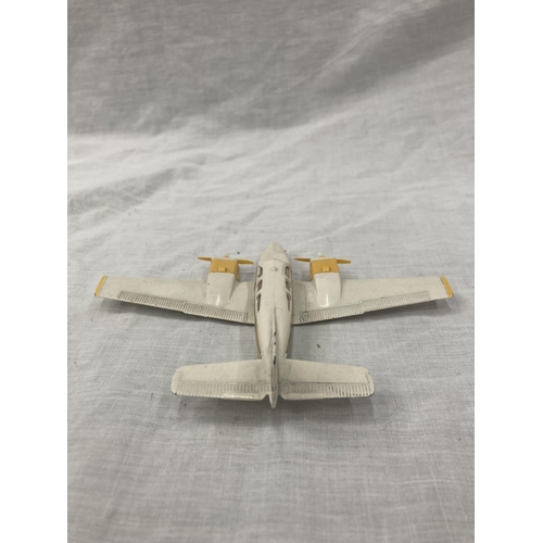 20 - A VINTAGE DINKY BEECHCRAFT C55 BARON IN ORIGINAL BOX