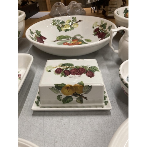 30 - A LARGE QUANTITY OF PORTMEIRION 'POMONA' CERAMICS TO INCLUDE DINNER AND SIDE PLATES, DESSERT BOWLS, ... 