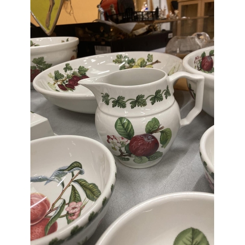 30 - A LARGE QUANTITY OF PORTMEIRION 'POMONA' CERAMICS TO INCLUDE DINNER AND SIDE PLATES, DESSERT BOWLS, ... 