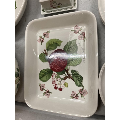 30 - A LARGE QUANTITY OF PORTMEIRION 'POMONA' CERAMICS TO INCLUDE DINNER AND SIDE PLATES, DESSERT BOWLS, ... 