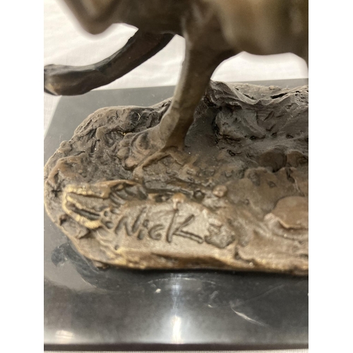 8 - A SIGNED BRONZE OF HARES RUNNING ON A MARBLE PLINTH HEIGHT 12CM, LENGTH 15CM