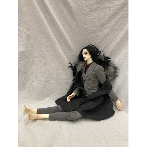 32 - A HIGHLY DETAILED GOTHIC STYLE DOLL IN THE ORIGINAL BOX WITH ACCESORIES BY DOLLZONE - HEIGHT APPROX ... 