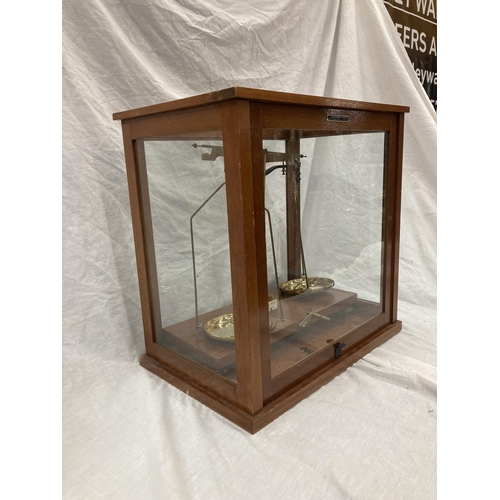 49 - A GRIFFIN AND GEORGE LTD SET OF MICROID SCIENTIFIC SCALES IN A MAHOGANY CASE WITH GLASS PANELS - HEI... 