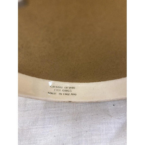 9 - A CROWN DEVON FIELDINGS MUSICAL JOHN PEEL JUG WITH FOX HANDLE