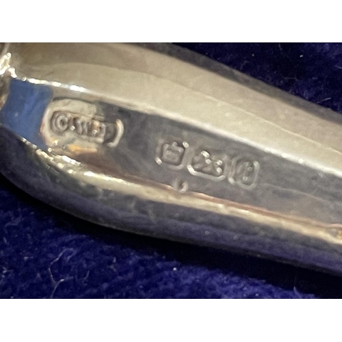 34A - A BOXED SET OF HALLMARKED SHEFFIELD SILVER HANDLED STARTER KNIVES AND FORKS