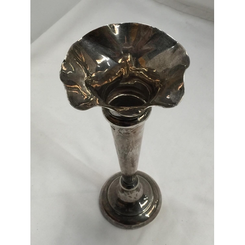 1A - A HALLMARKED BIRMINGHAM SILVER BUD VASE WITH WEIGHTED BASE HEIGHT 25CM GROSS WEIGHT 355.9 GRAMS