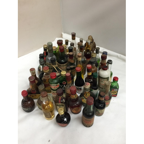 380 - A COLLECTION OF MAINLY LIQUEURS MINATURES