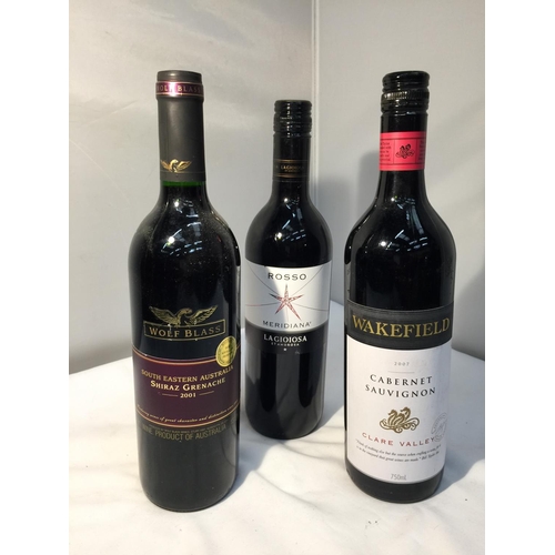 384 - A MIXED SELECTION OF RED WINES TO INCLUDE ROSSO MERIDIANA LAGIOIOSA ESTAMOROSA BEING A PRODUCT OF IT... 