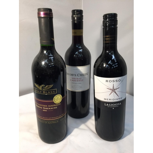 386 - A VARIETY OF RED WINES TO INCLUDE A SOFT AND FRUITY ITALIAN VINO ROSSO MERIDIANA - 75 CL 11% VOL - A... 