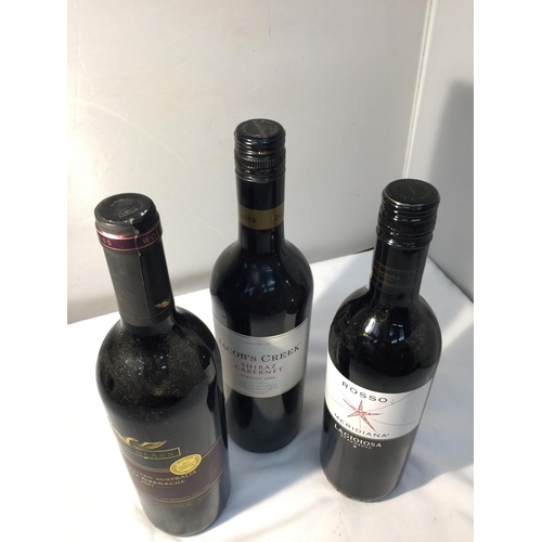 386 - A VARIETY OF RED WINES TO INCLUDE A SOFT AND FRUITY ITALIAN VINO ROSSO MERIDIANA - 75 CL 11% VOL - A... 