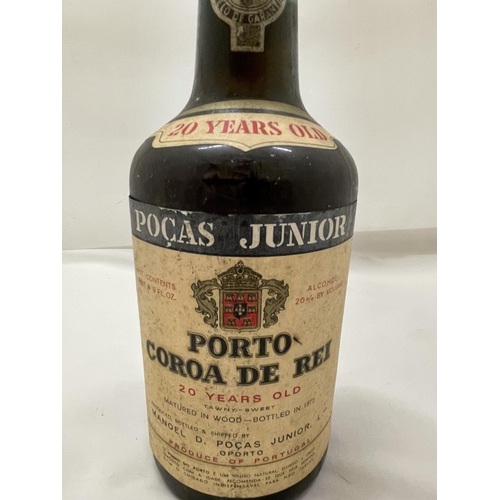 323 - A VINTAGE BOTTLE OF POCAS JUNIOR PORTO COROA DE REI 20 YEAR OLD TAWNY SWEET PORT MATURED IN WOODS AN... 