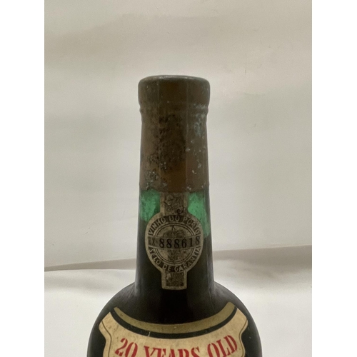 323 - A VINTAGE BOTTLE OF POCAS JUNIOR PORTO COROA DE REI 20 YEAR OLD TAWNY SWEET PORT MATURED IN WOODS AN... 