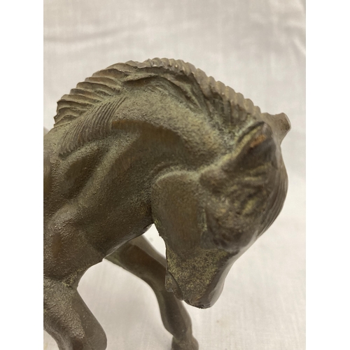 17 - A BRONZE PRANCING HORSE LENGTH 20CM HEIGHT 10CM