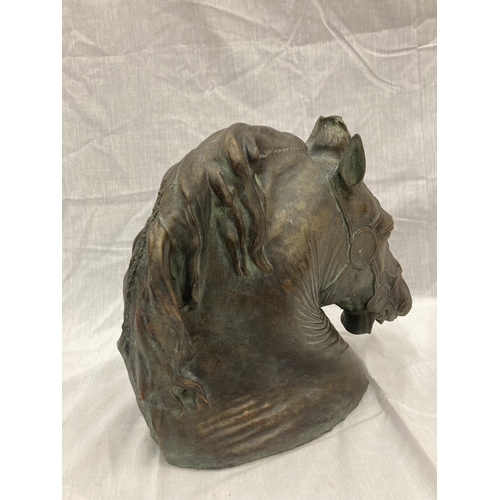 18 - A BRONZE HORSE HEAD BUST HEIGHT 31CM