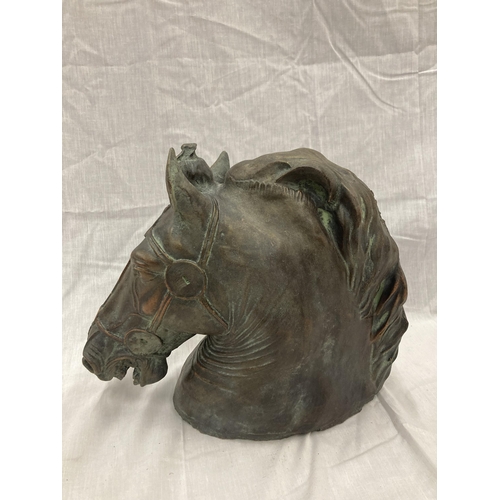 18 - A BRONZE HORSE HEAD BUST HEIGHT 31CM