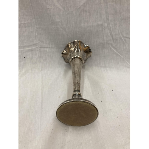 28 - A HALLMARKED BIRMINGHAM SILVER BUD VASE WITH WEIGHTED BASE HEIGHT 25CM GROSS WEIGHT 355.9 GRAMS