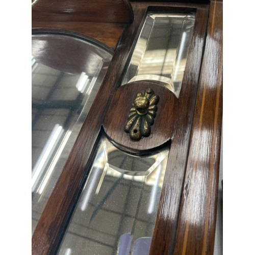 142 - AN EDWARDIAN MAHOGANY HALL MIRROR WITH SATINWOOD INLAY AND BEVELLED GLASS HEIGHT 62CM, WIDTH 47CM