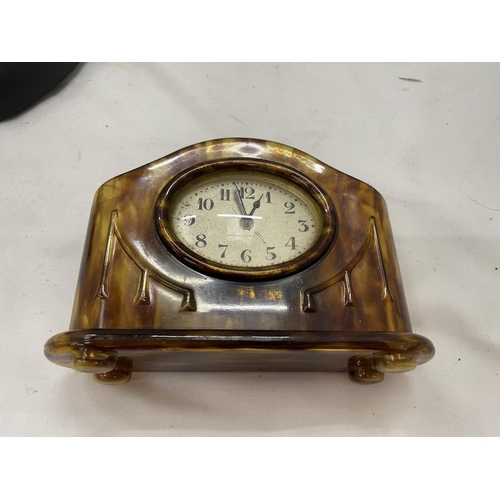 148 - A TORTOISESHELL STYLE VINTAGE MANTLE CLOCK AND A 'BET LYNCH' WALL CLOCK