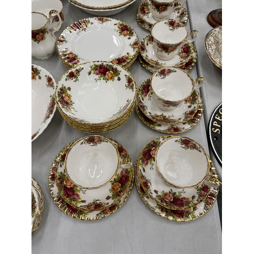 157 - A LARGE QUANTITY OF ROYAL ALBERT 'OLD COUNTRY ROSES' TO INCLUDE DINNER PLATES, TEAPOT, CREAM JUG, SU... 