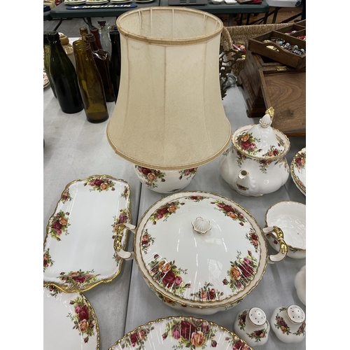 157 - A LARGE QUANTITY OF ROYAL ALBERT 'OLD COUNTRY ROSES' TO INCLUDE DINNER PLATES, TEAPOT, CREAM JUG, SU... 