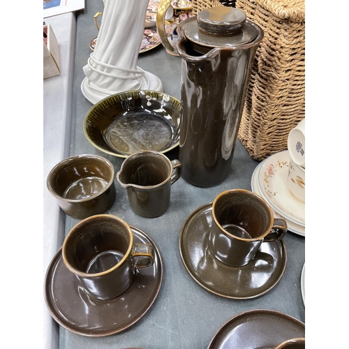 182 - A MID CENTURY DENBY STYLE COFFEE SET TO INCLUDE COFFEE POT, SUGAR BOWL, CREAM JUG, CUPS AND SAUCERS