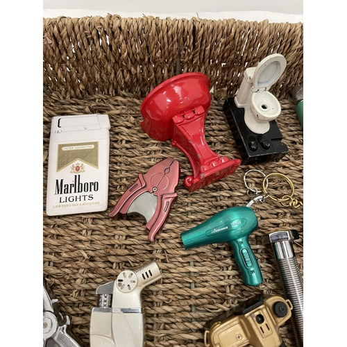 190 - A QUANTITY OF NOVELTY LIGHTERS TO INCLUDE HAIRDRYER, TOILET, SHAVER, ETC