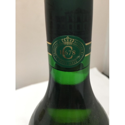 406 - A BOTTLE OF HARVEY'S MEDIUM DRY SHERRY 75CL - 17.5% TOGETHER WITH AN ORIGINAL CROFT FINE PALE CREAM ... 