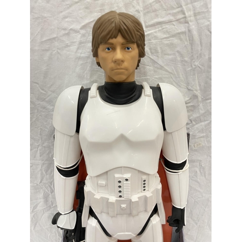 464 - A LARGE BOXED STAR WARS LUKE SKYWALKER FIGURE HEIGHT 79CM