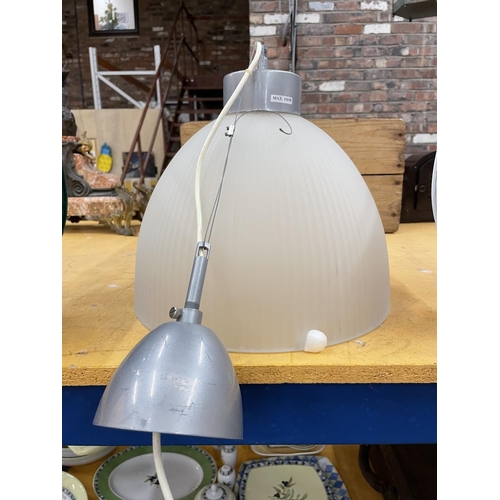 468 - A RETRO STYLE FROSTED GLASS CEILING LAMP DROP APPROX 29CM