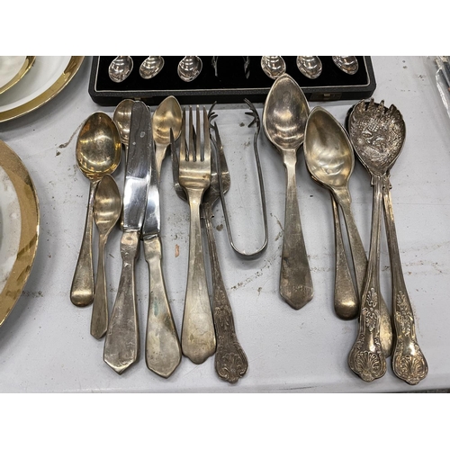 482 - A BOXED SET OF TEASPOONS AND SUGAR TONGS, UNBOXED FLATWARE, TWO GOBLETS AND A JUG